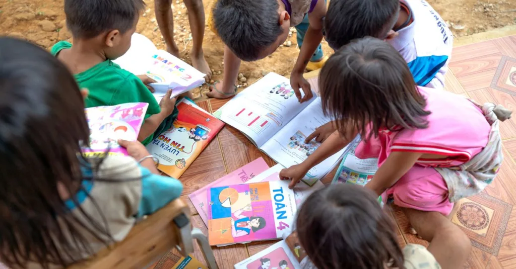 découvrez les bases de l'alphabétisation précoce pour favoriser le développement du langage et la réussite scolaire des jeunes enfants.